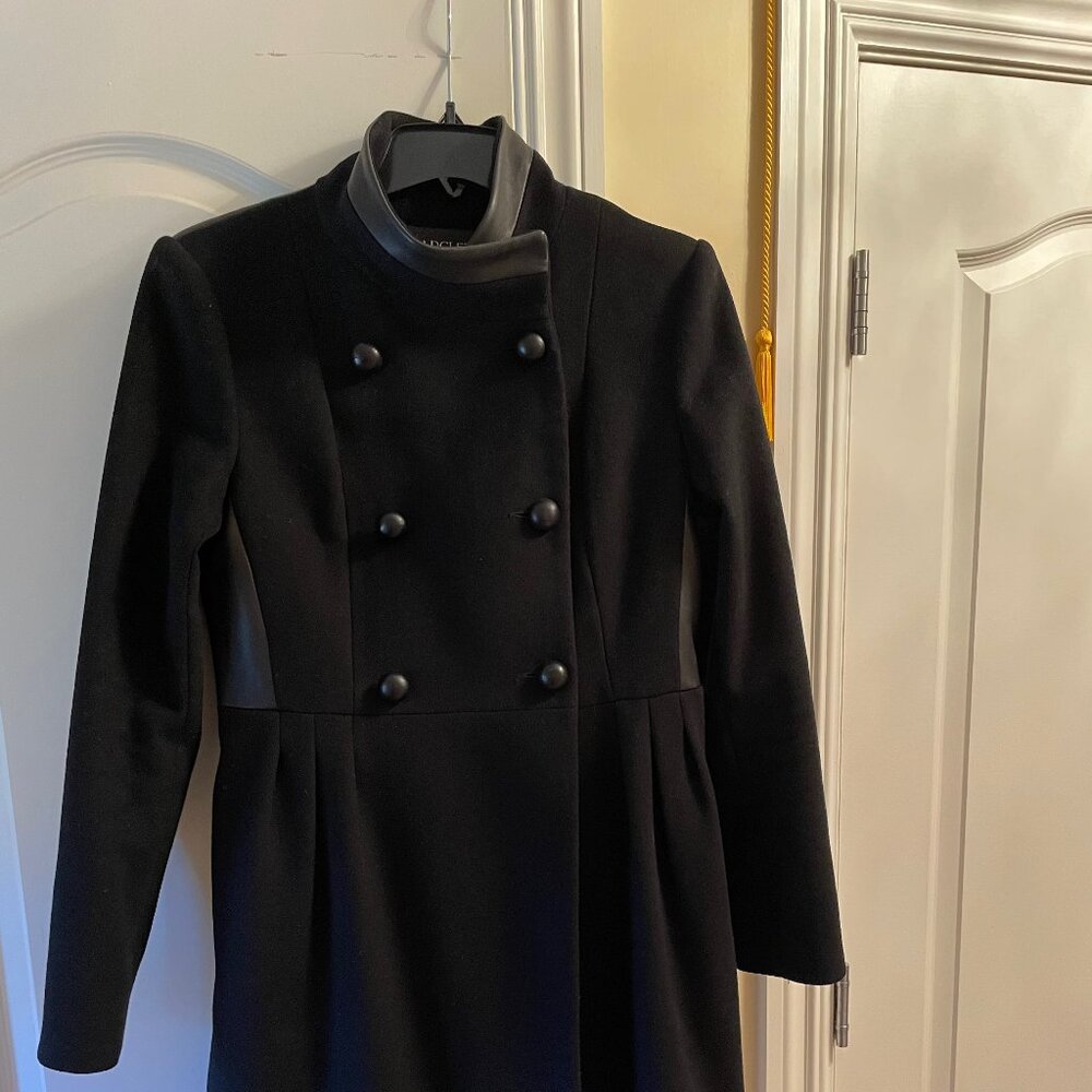Fitted woman's coat